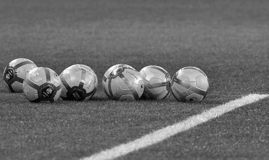Hindistan'da oynanan futbol maçı sırasında tribün çökmesi sonucunda 5'i ağır 200 kişi yaralandı!
