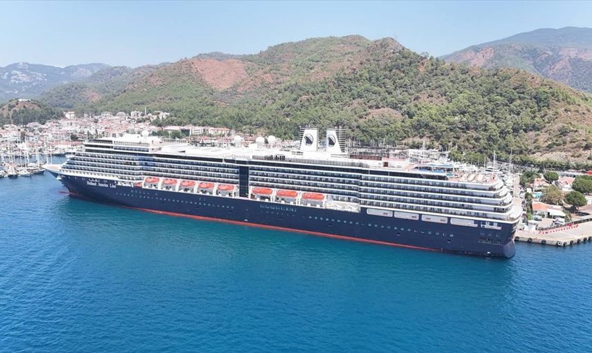 Hollanda Bayraklı Oosterdam Kruvaziyeri Marmaris'e Demirledi