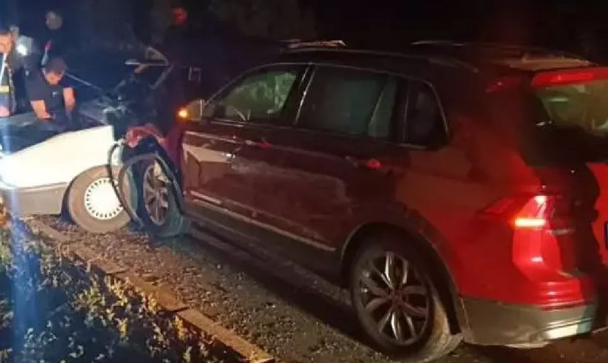 Hurdaya dönen araçta can pazarı: 2 ölü ve 4 yaralı var