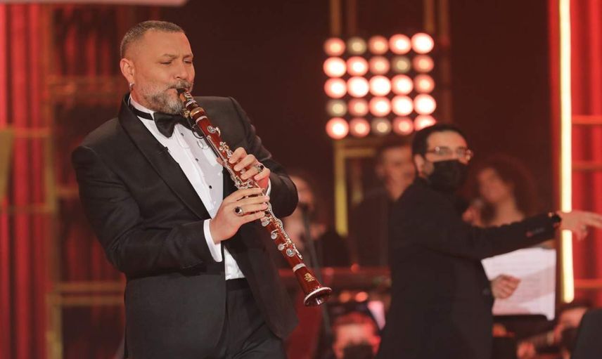 Hüsnü Şenlendirici kimdir, nereli ve kaç yaşında? Hüsnü Şenlendirici kanser mi, hastalığı ne, sağlık durumu nasıl? Hüsnü Şenlendirici hayatı ve biyografisi