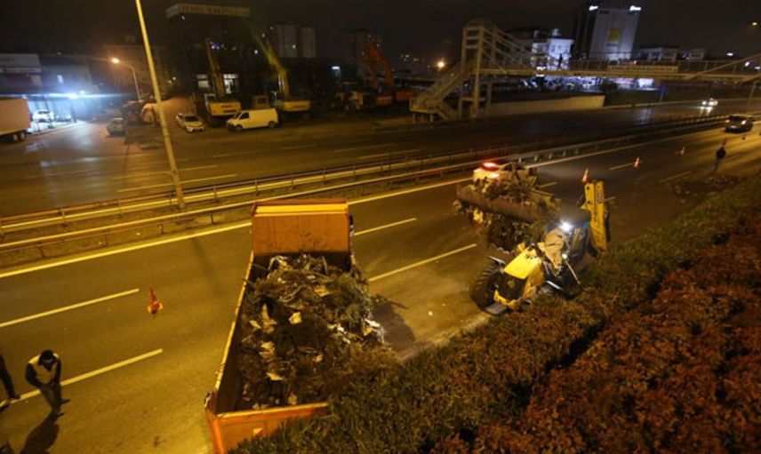 İBB, Maltepe'de Dikey Bahçeleri Söktü