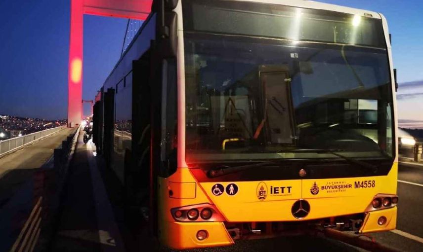 İBB metrobüsü köprüde arızalandı: Metrobüs seferleri aksadı
