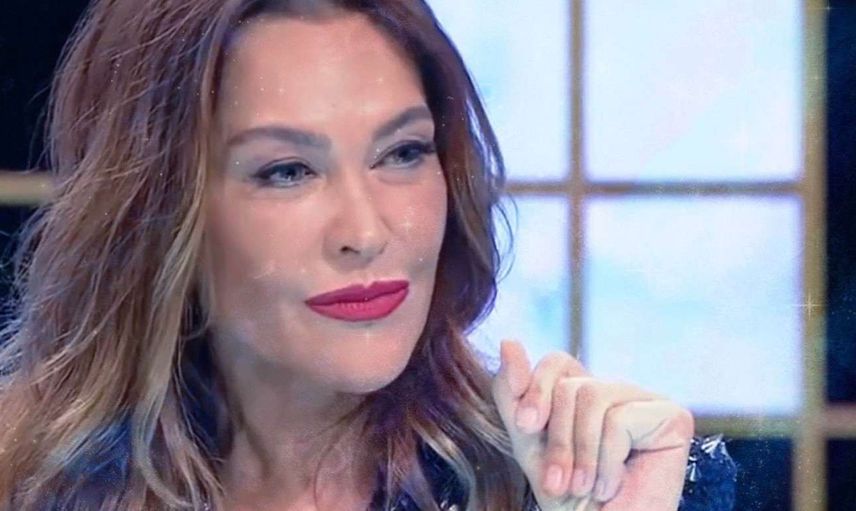 Hülya Avşar kimdir, evli mi ve nereli? Hülya Avşar kaç yaşında?