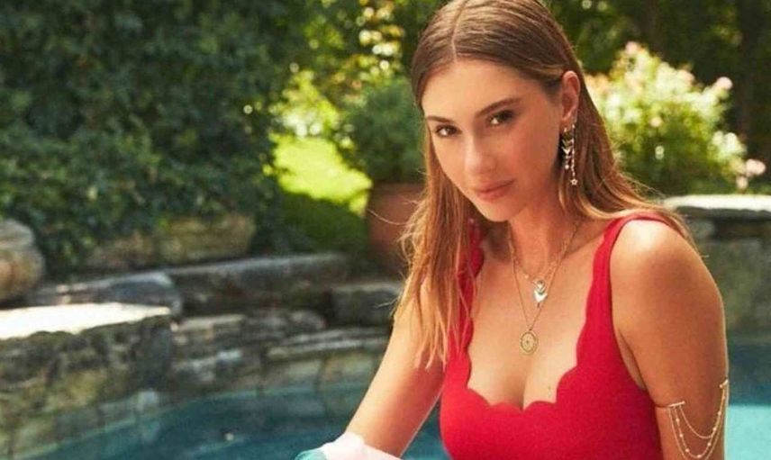 İç çamaşırı ile poz veren Şeyma Subaşı gündem oldu! Pozlara yorum yağdı! "Don-sütyenle de çıkılmaz ki"