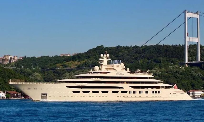 İçerisinde 15 metrelik havuz da bulunan Rusya'ya ait devasa yatlara el konuldu