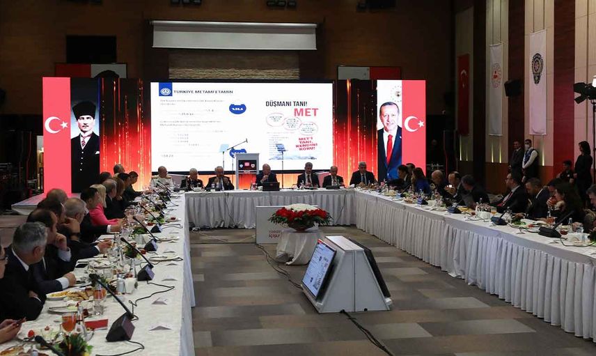 İçişleri Bakanı Uyuşturucuyla Mücadele Toplantısı'nda gazetecilerle bir araya geldi