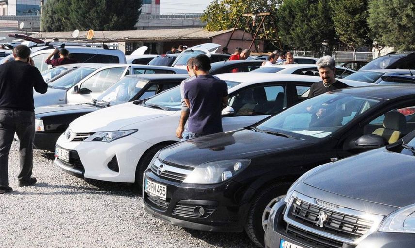 İkinci el otomobilde bayram hareketliliği: Ev alamayan arabaya yöneliyor
