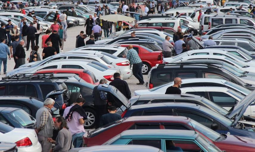 İkinci el pazarındaki görüntü şaşkına çevirdi: Fiyatları görünce dondu kaldı