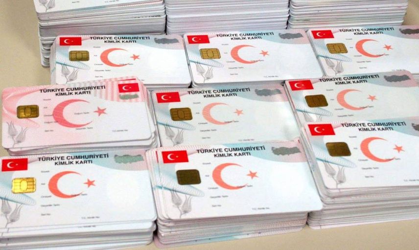 İletişim Başkanlığı çıkan iddiaları yalanladı: Ehliyet ve kimlik yenileme tarihi yeniden açıklandı