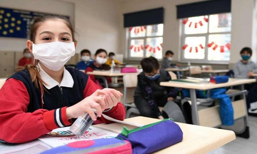 İlkokullarda devamsızlığı 30 günü geçen öğrenciler sınıf tekrarı yapıyor mu? İlkokul ve ortaokullarda devamsızlıktan sınıf tekrarı var mı? İlkokul ve ortaokullarda devamsızlık hakkı