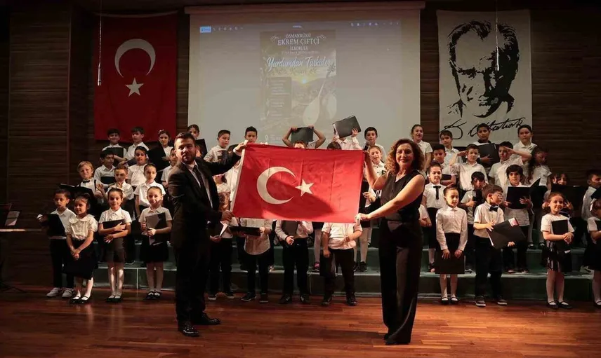 İncirliova'da Minik Seslerden Duygu Dolu Türkü Şöleni