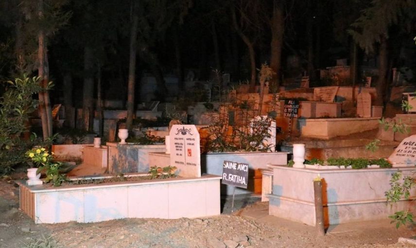 İnsanlık bir kez daha sınıfta kaldı: Mezarlıkta 1 günlük bebek bulundu
