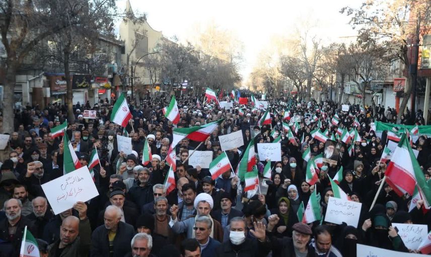 İran Kaynıyor: Protestolar 27 Eyalete Yayıldı