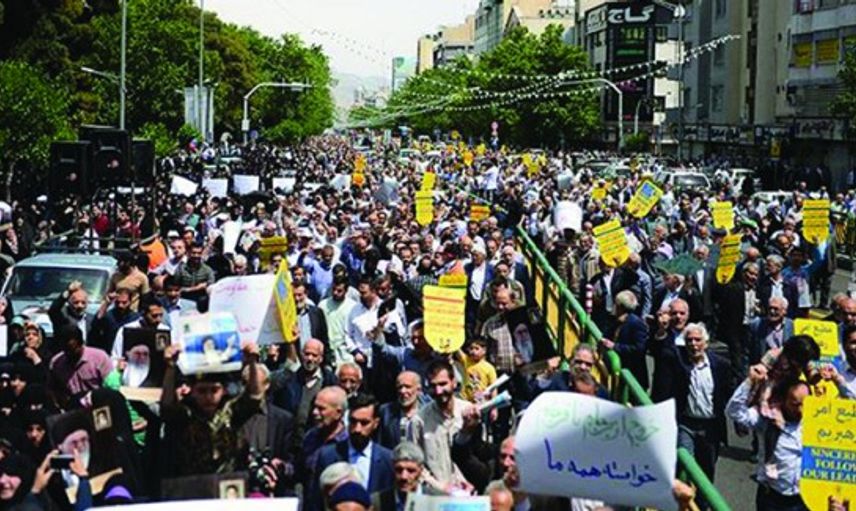İran'da Hükümetin Nükleer Kararına Destek Olmak Amacıyla Gösteriler Düzenlendi