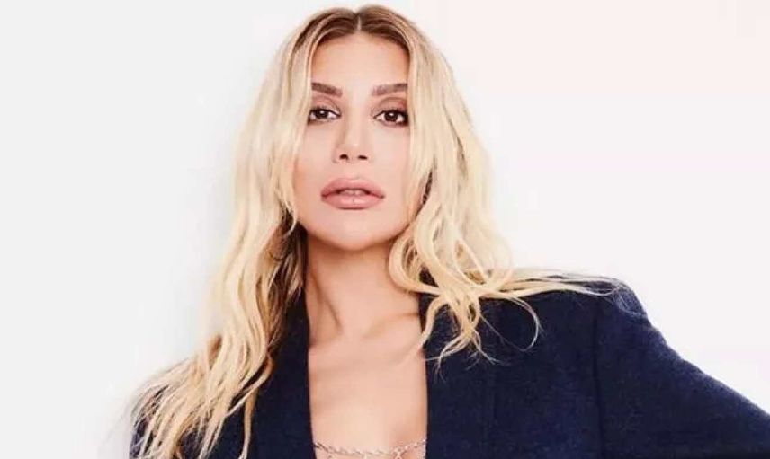 İrem Derici şaşırtmaya devam ediyor! Ünlü şarkıcı Derici'den uçakta ağda paylaşımı geldi! Bu kadarı da olmaz dedirten paylaşım