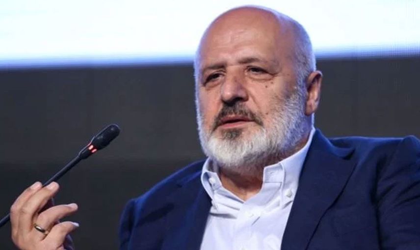 İş İnsanı Ethem Sancak canlı yayında yaptığı açıklamada Beşiktaş'ı satın almak istediğini açıkladı!