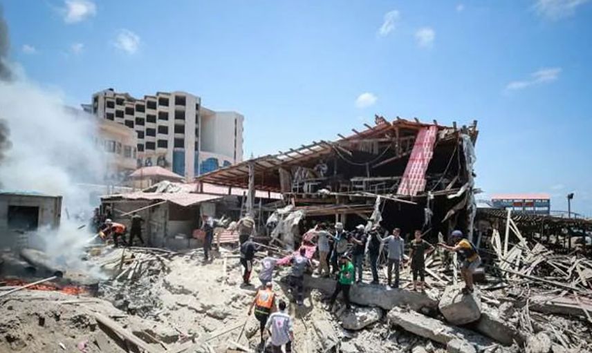 İşgalci İsrail Gazze’de Sahil Kenarında Bulunan Kafeyi Vurdu