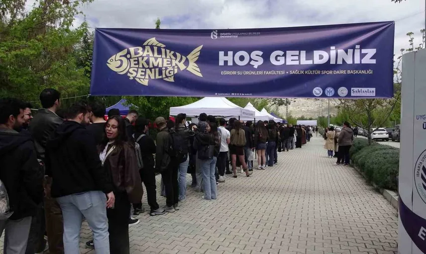 Isparta'da Balık Ekmek Şenliği Coşkusu