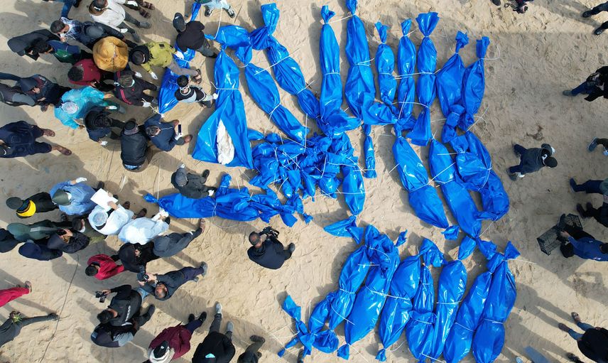 İsrail barbarlığına devam ediyor: Gazze'deki toplu mezarlığı bombaladı!