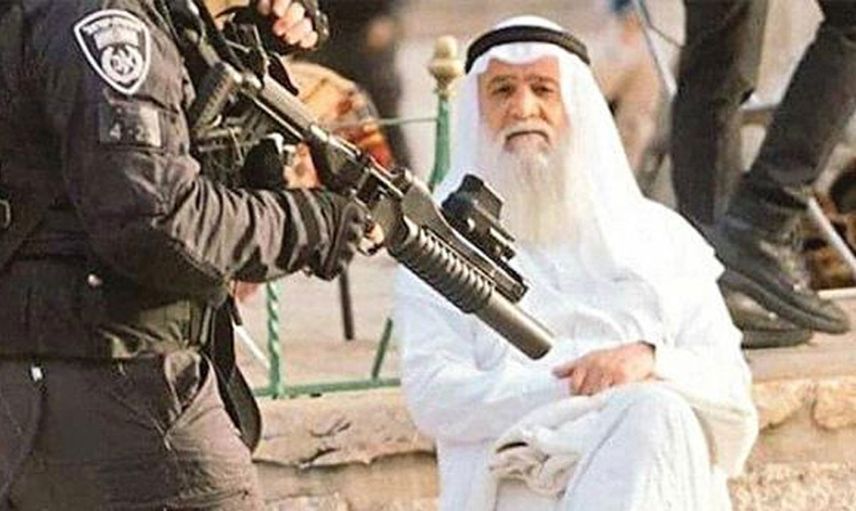 İsrail güçlerine karşı bacak bacak üstüne atarak oturan Filistinli adam o anın hikayesini anlattı!