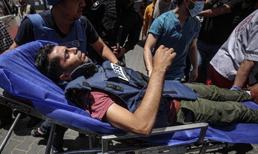 İsrail'in Gazze'ye Düzenlediği Saldırıda Anadolu Ajansı Kameramanı Yaralandı