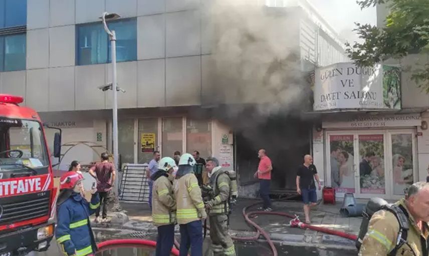 İstanbul Bayrampaşa’da iş merkezinde yangın: Mahsur kalanlar var
