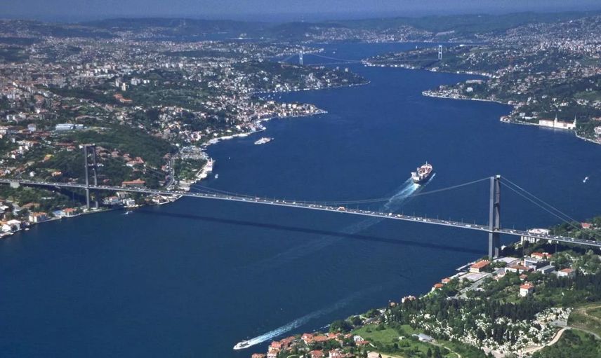 İstanbul Boğazı Çift Taraflı Olarak Gemi Trafiğine Kapatıldı