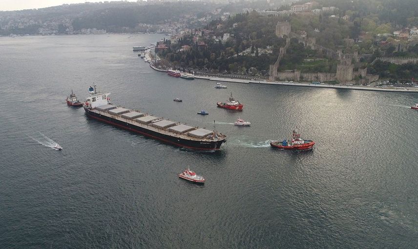 İstanbul Boğazı'nda tehlike alarmı: Gemi trafiği çift yönlü durduruldu!