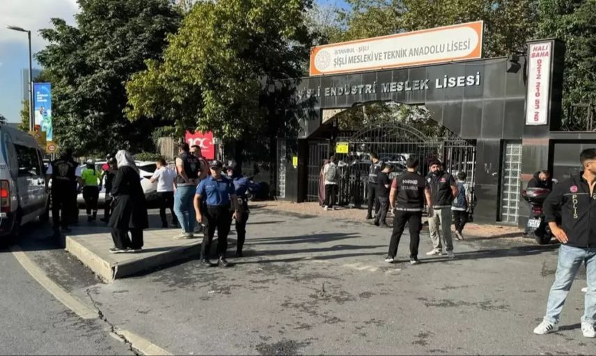 İstanbul Emniyeti'nden Okul Önlerinde Sıkı Denetim