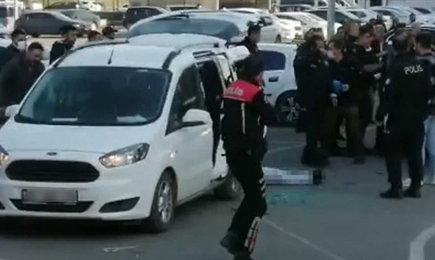 İstanbul Küçükçekmece Adliyesi önünde silahlı kava: 3 ölü, 4 yaralı