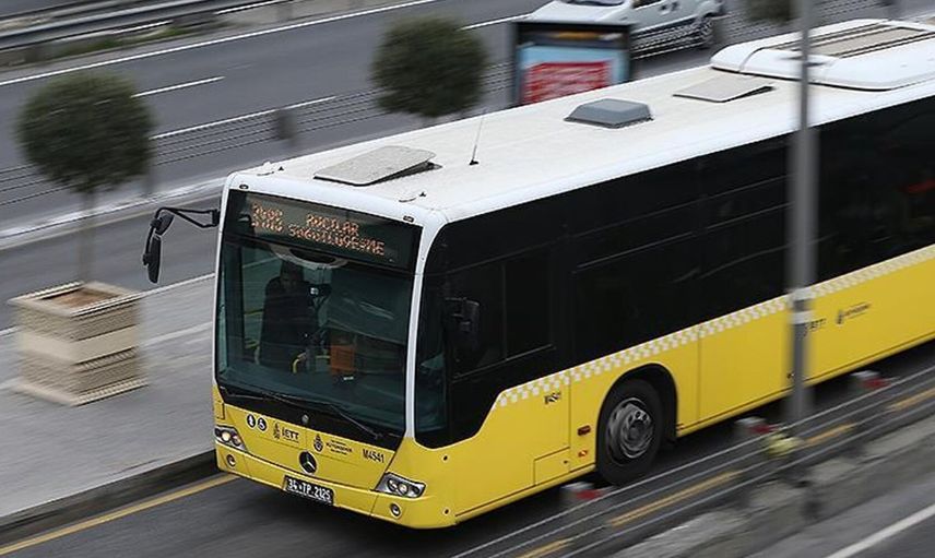 İstanbul Küçükçekmece'de metrobüs yangını: Yolcular panik oldu!