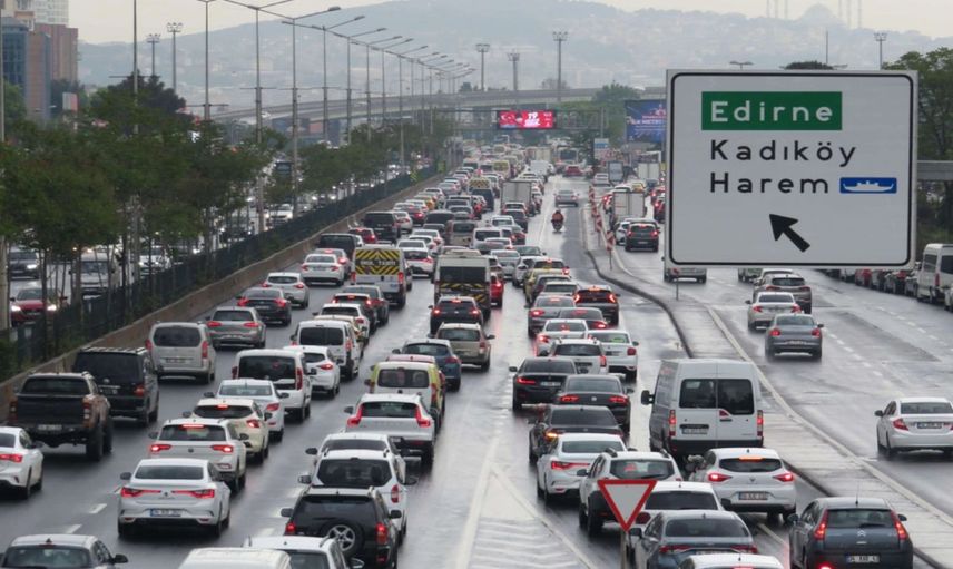 İstanbul Valiliği duyurdu: Bazı yollar trafiğe kapatıldı