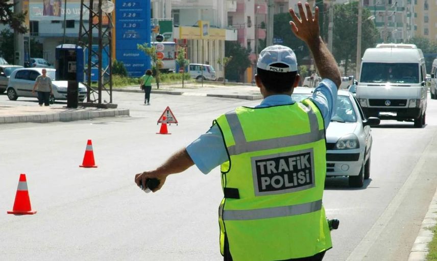 İstanbul Valiliği tek tek açıkladı: Cumhuriyet Bayramı sebebiyle bazı yollar trafiğe kapatılacak