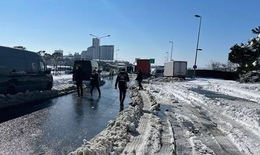 İstanbul Valiliği’nden İstanbullulara Çağrı: ‘Araçların Acilen Çekilmesi Gerekmektedir’