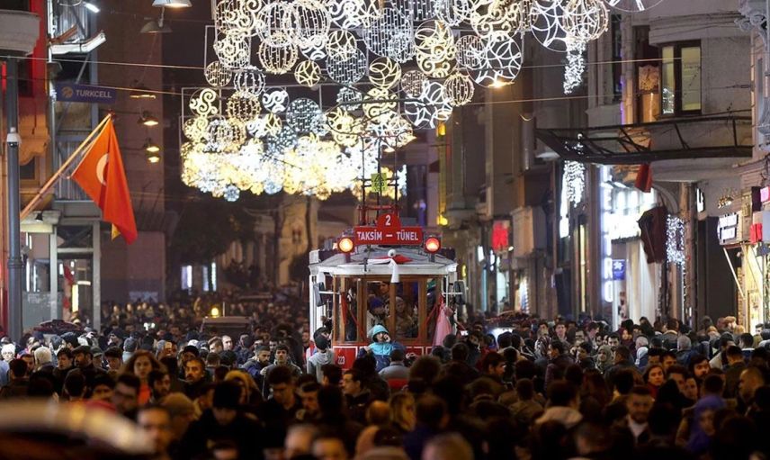 İstanbul yılbaşına kilitlendi: 50 binden fazla personel sahada