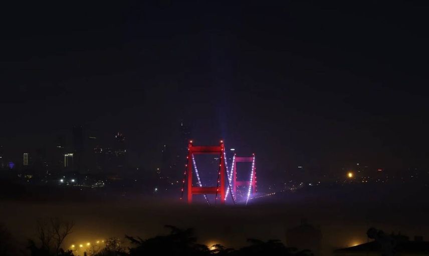 İstanbul yoğun sis altında: Boğaz gemi trafiğine kapatıldı