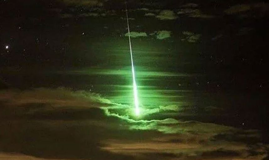 İstanbul'a Meteor Düştü: Göktaşı Görüntüsü Bomba Etkisi Yarattı!