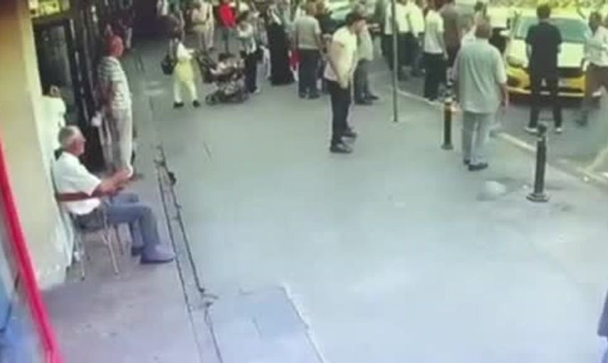 İstanbul'da 15 Temmuz Demokrasi Otogarı'nda taksiciler arasında bıçaklı kavga: 1'i hafif 2 yaralı