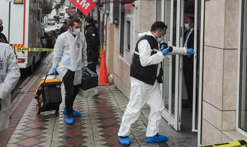 İstanbul'da Bıçak ile Biber Gazıyla Banka Soygunu