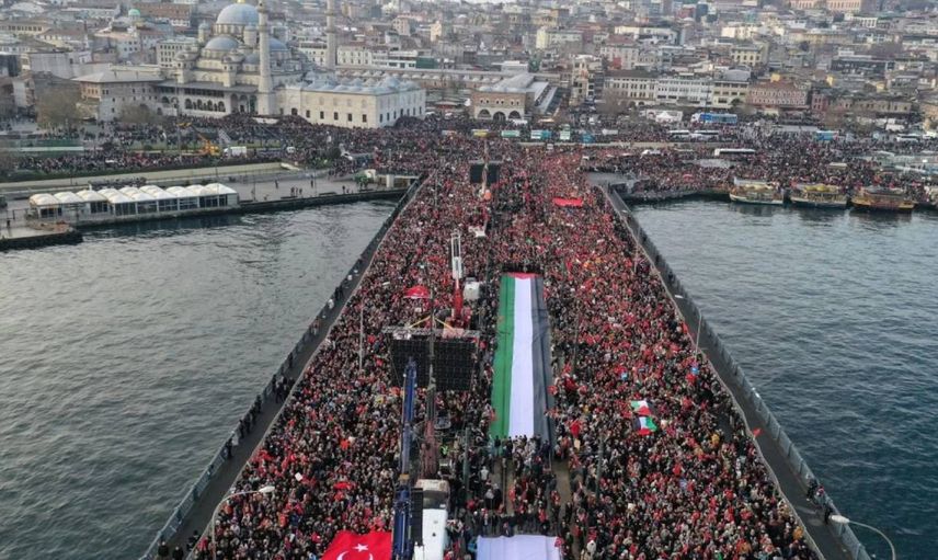 İstanbul’da binlerce kişi Filistin için yürüdü: Teröre karşı tarihi mesaj
