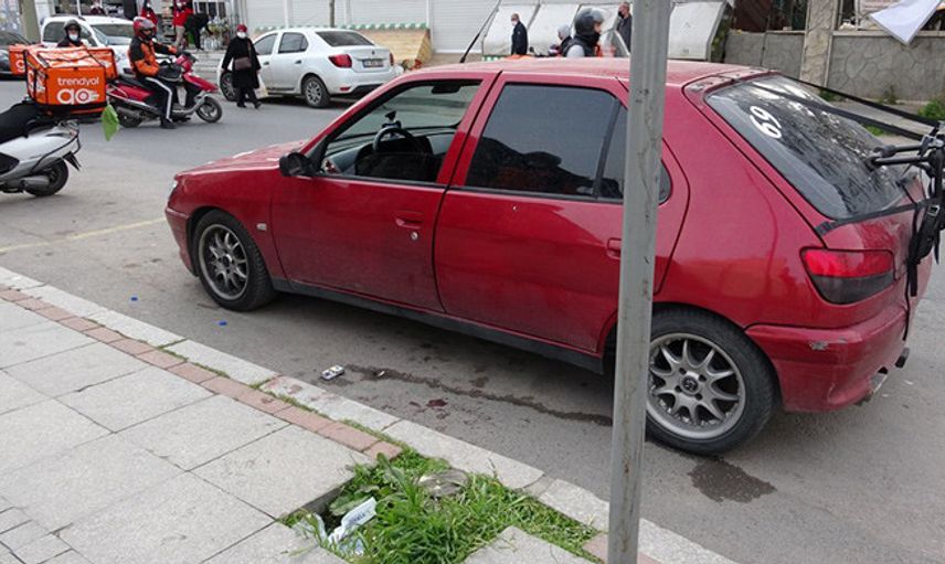 İstanbul’da Bir Araca Silahlı Saldırı Gerçekleşti
