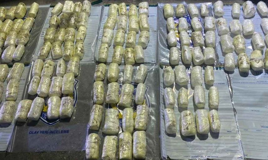İstanbul’da görev yapan polis memuru Hakkari'de 52.5 kilo patlayıcıyla yakalandı