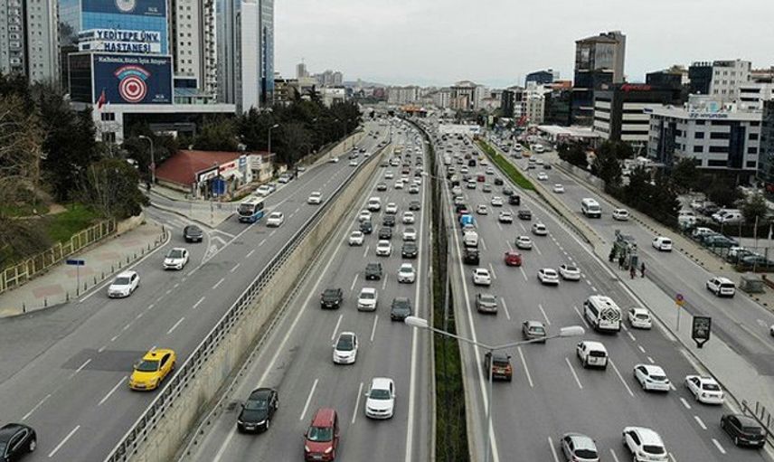 İstanbul'da İftar Öncesi Trafik Yoğunluğu Arttı