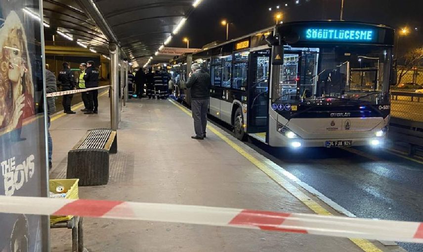 İstanbul’da kabus gibi olay: Metrobüs altında kalarak hayatını kaybetti