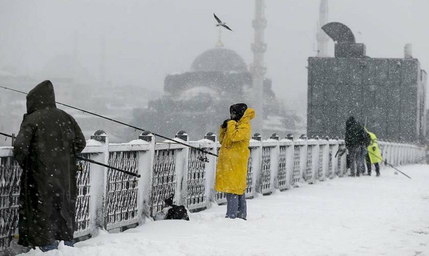 İstanbul’da kar yüzünü gösterdi: Meteoroloji yeni uyardı!