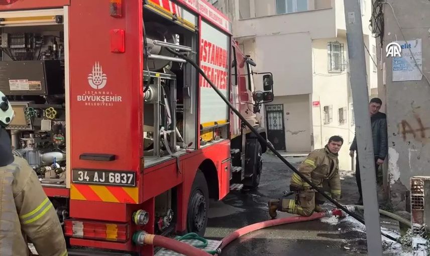 İstanbul’da korkunç yangın: Çevre evlere sıçradı!