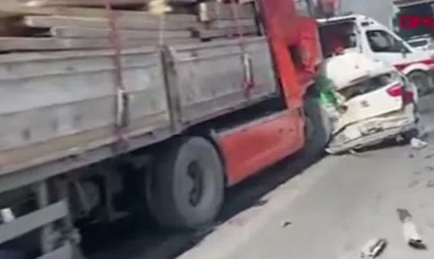 İstanbul'da korkunç zincirleme kaza! İş çıkışı trafik kilitlendi: Yaralılar var