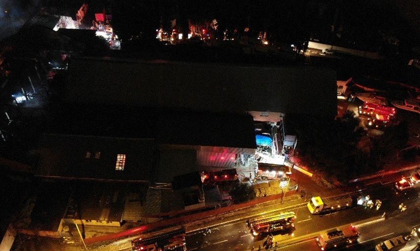 İstanbul'da Korkutan Fabrika Yangını: 3 Buçuk Saatlik Çalışma İle Kontrol Altına Alındı