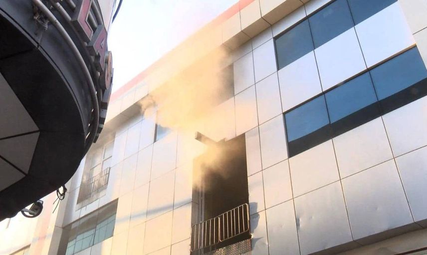 İstanbul’da korkutan yangın: Ham madde deposunda 19 işçi mahsur kaldı