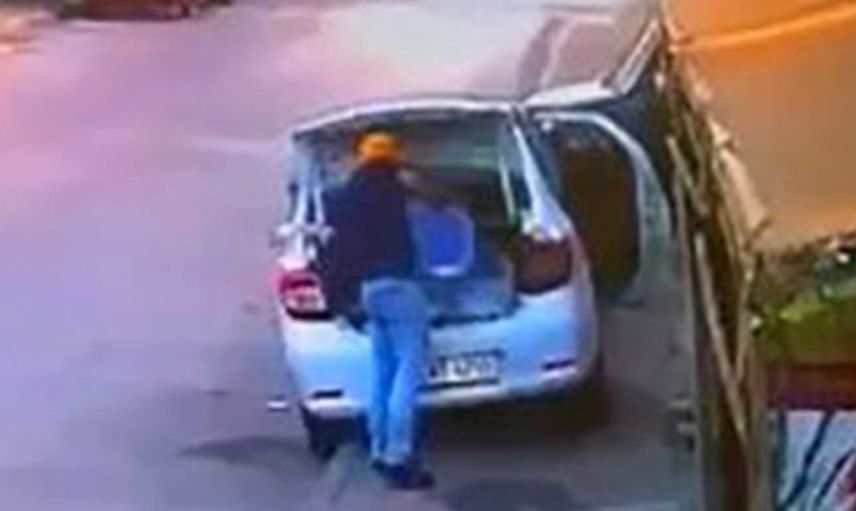 İstanbul'da levyeli soygun! 80 bin liralık sigaraları ekmek sepetine doldurup kaçtılar: O anlar kameralara yansıdı